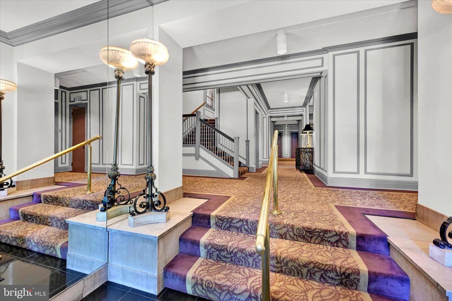 3401 GREENWAY #105