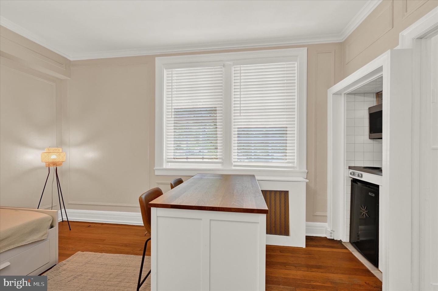 3401 GREENWAY #105