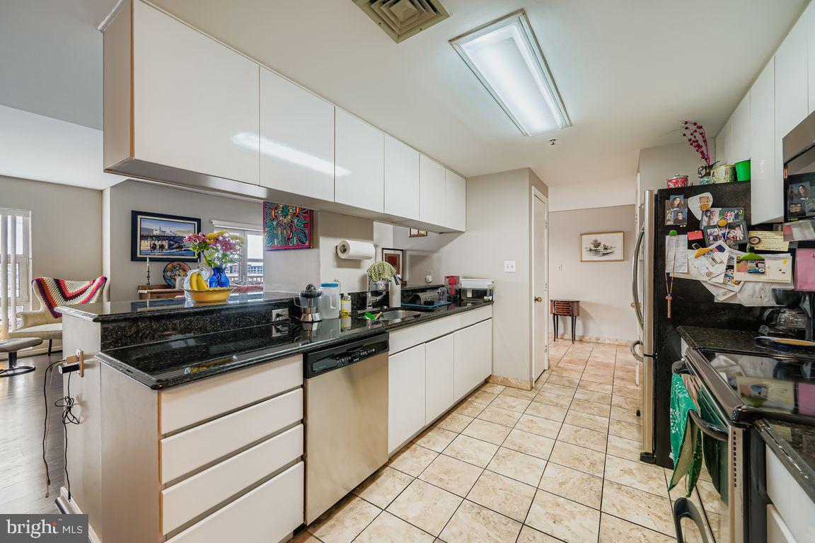 250 PRESIDENT STREET 605