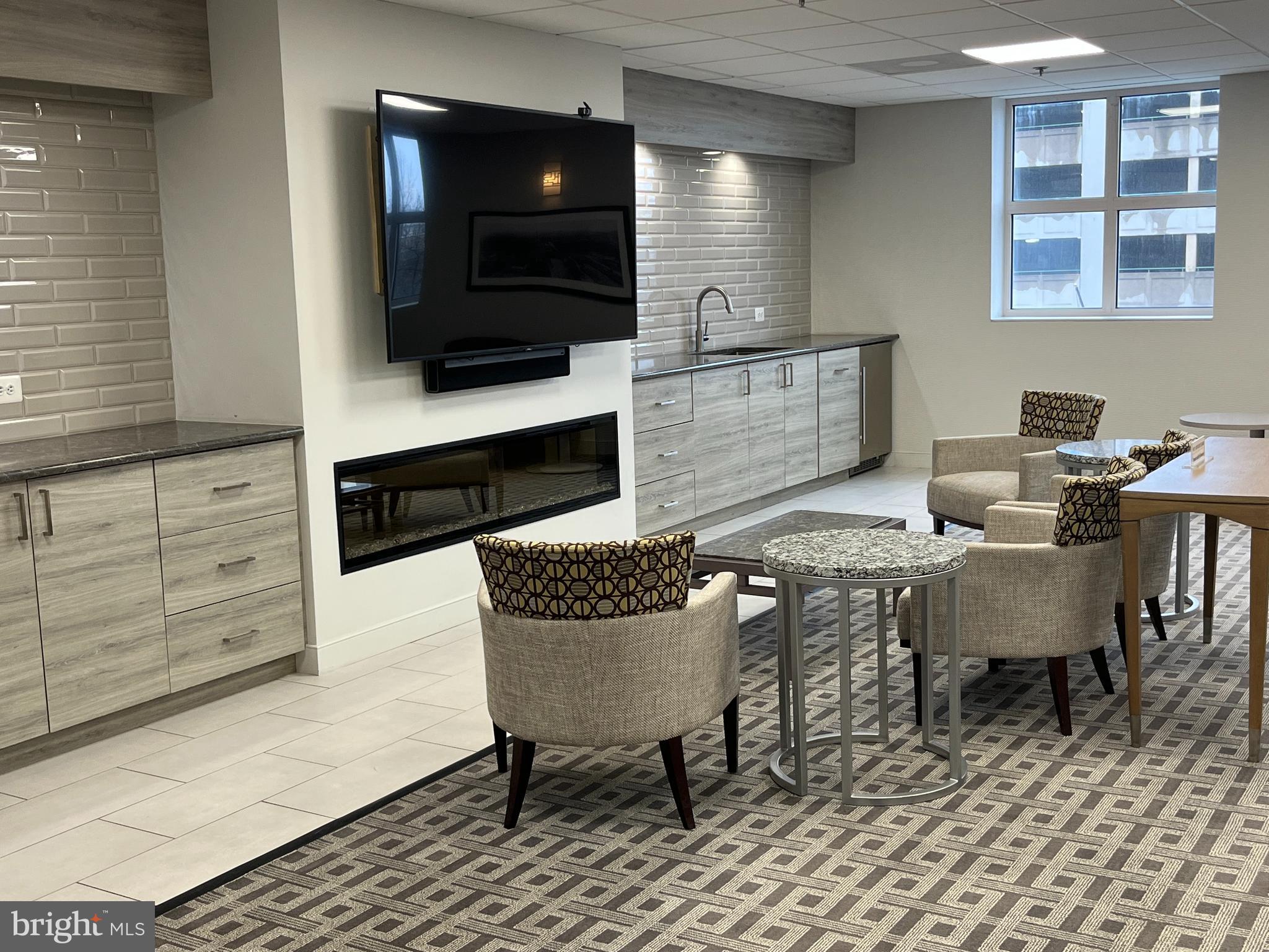 250 PRESIDENT STREET 605