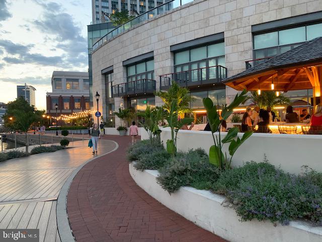 250 PRESIDENT STREET 605