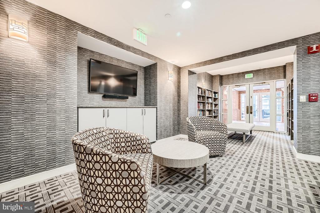 250 PRESIDENT STREET 605