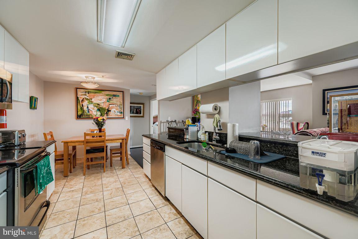 250 PRESIDENT STREET 605