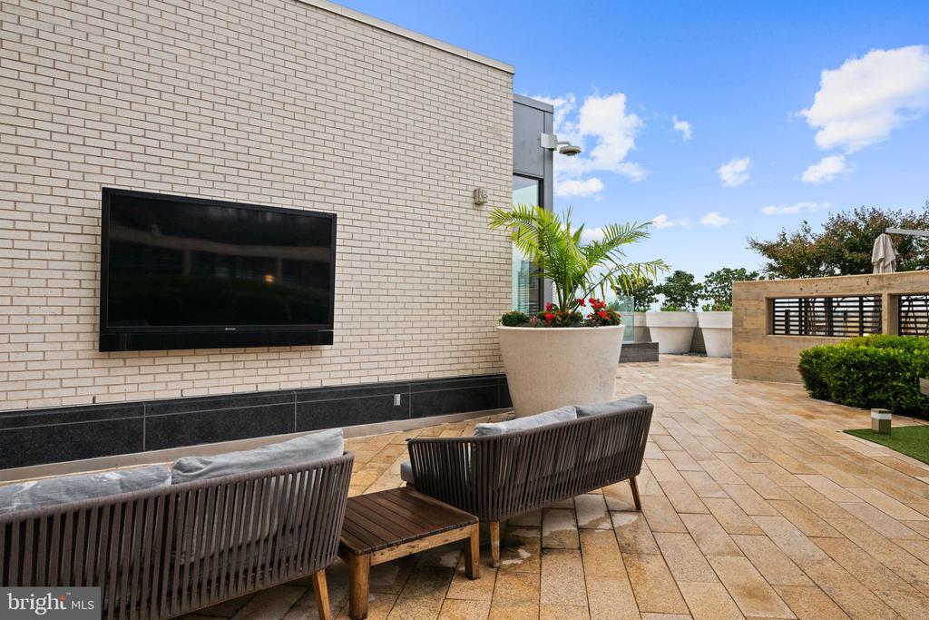 1330 LANCASTER STREET C603
