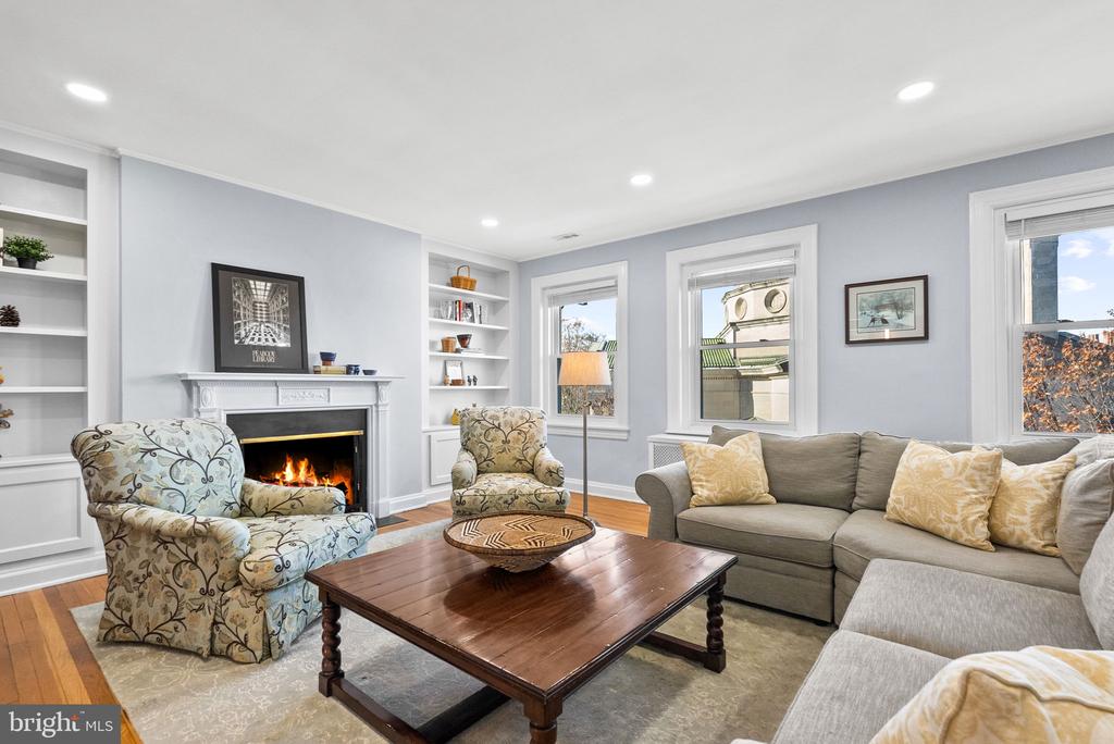 3405 GREENWAY 406