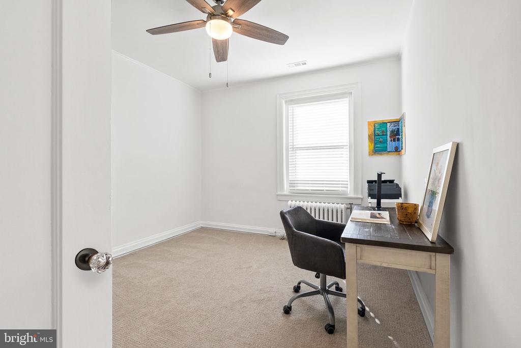 3405 GREENWAY 406