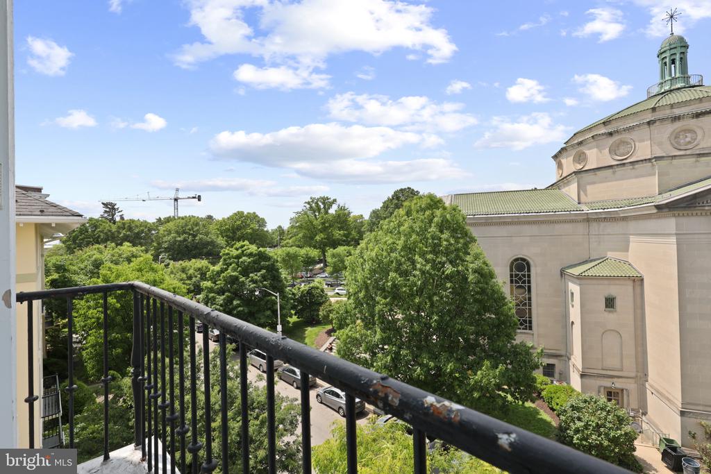 3405 GREENWAY 406