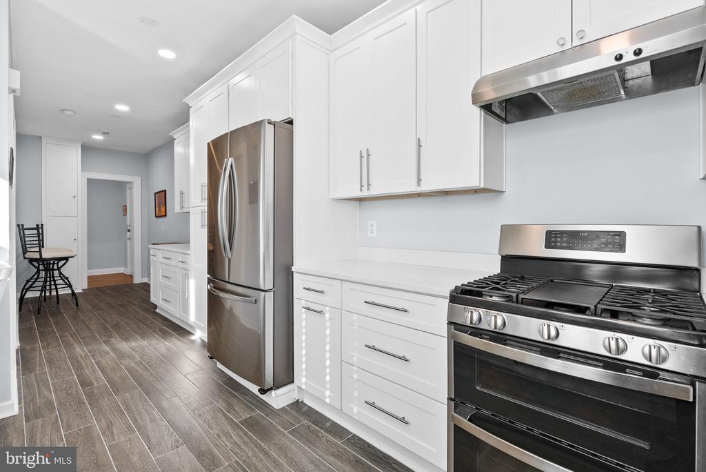 3405 GREENWAY 406