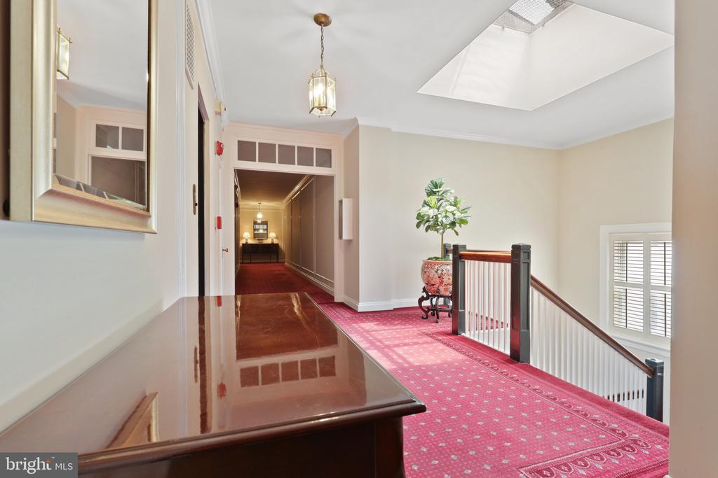 3405 GREENWAY 406