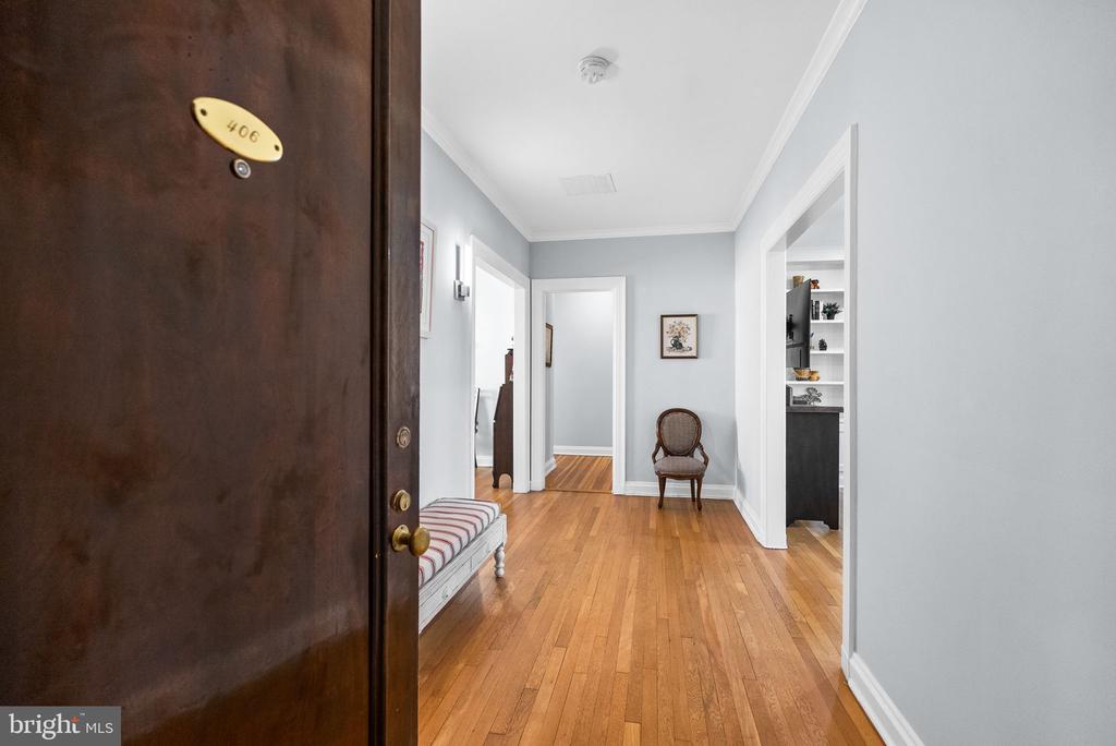 3405 GREENWAY 406