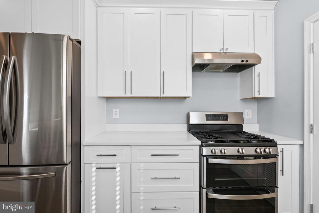 3405 GREENWAY 406