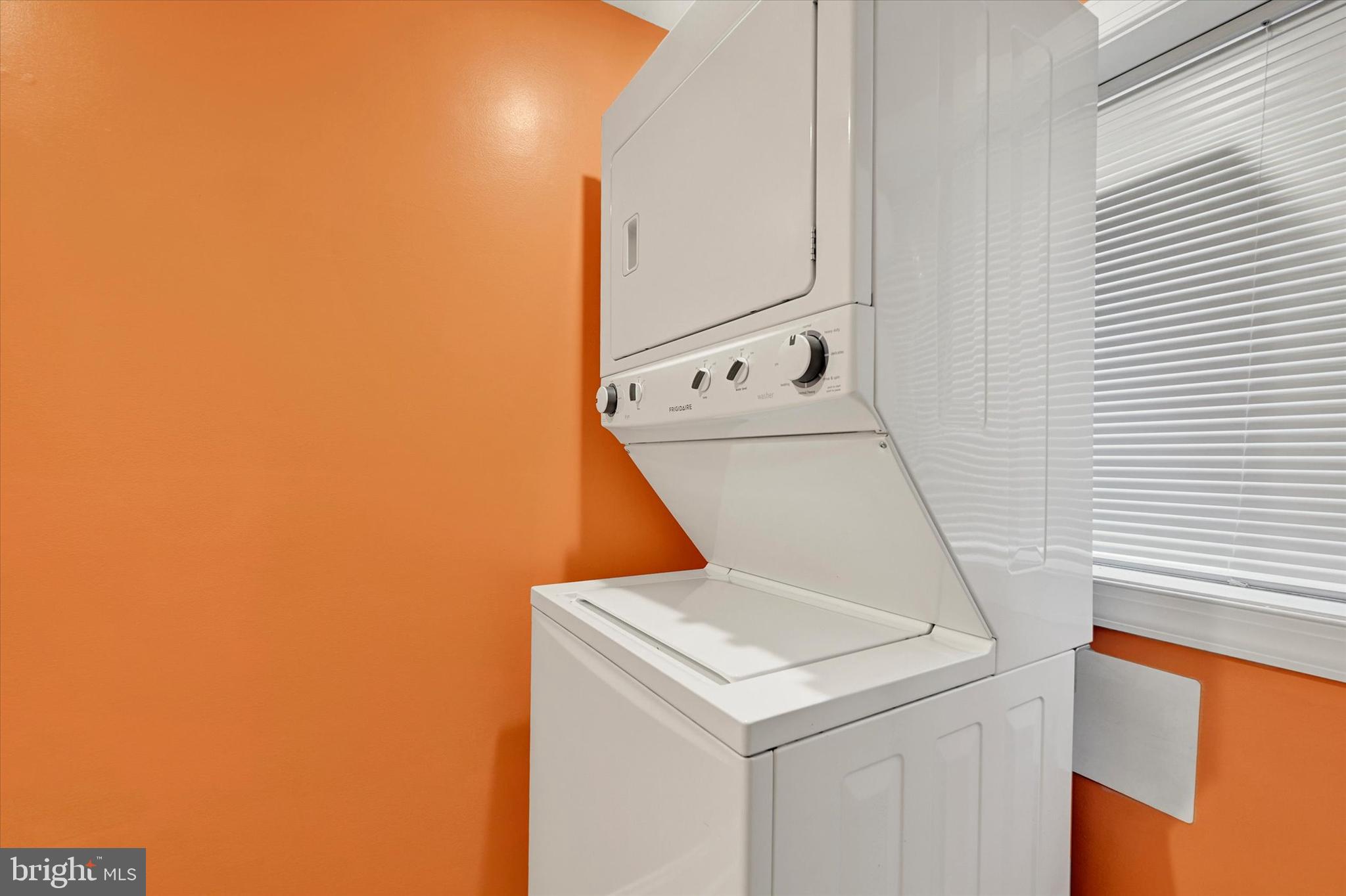 432 E CLEMENT STREET