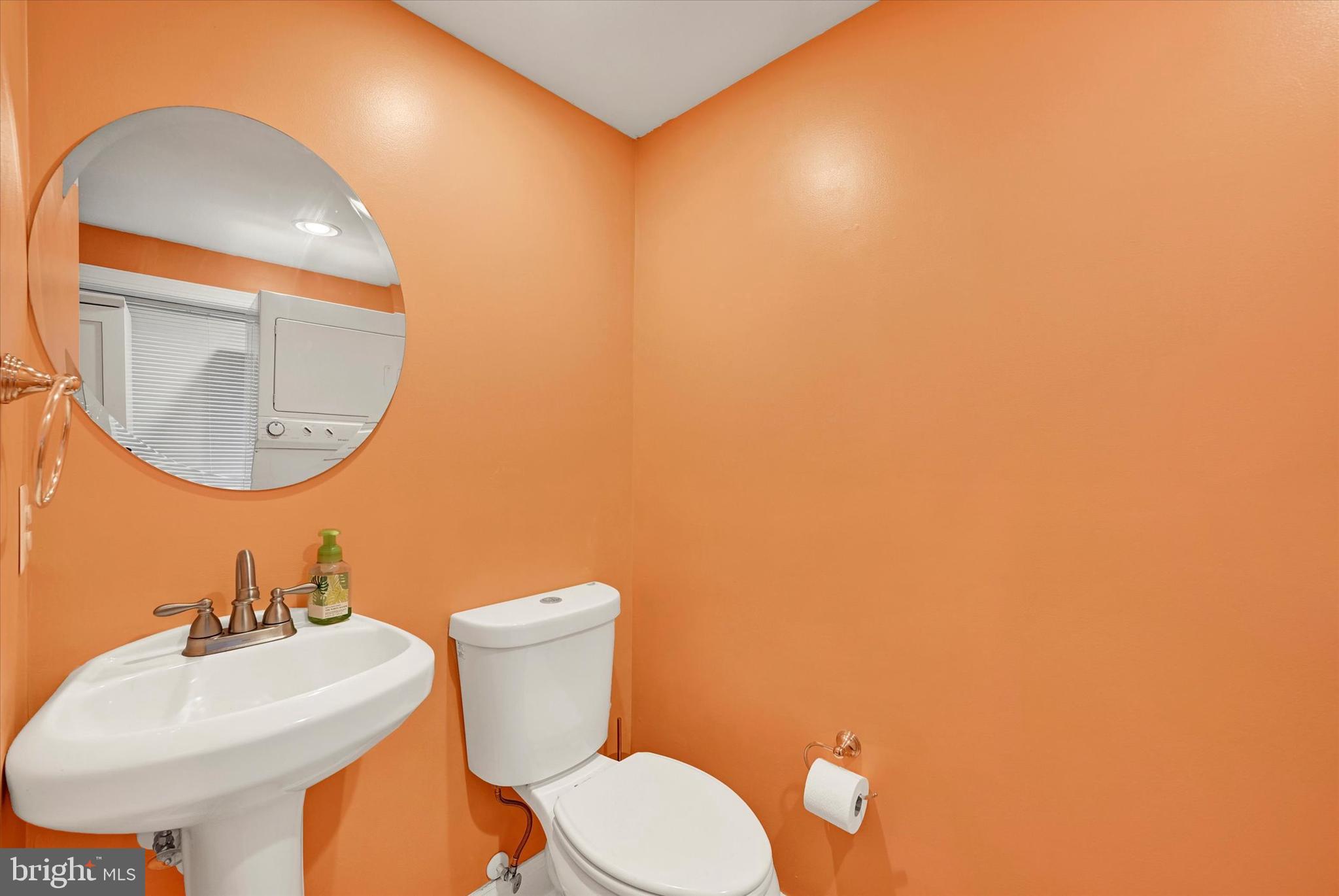 432 E CLEMENT STREET