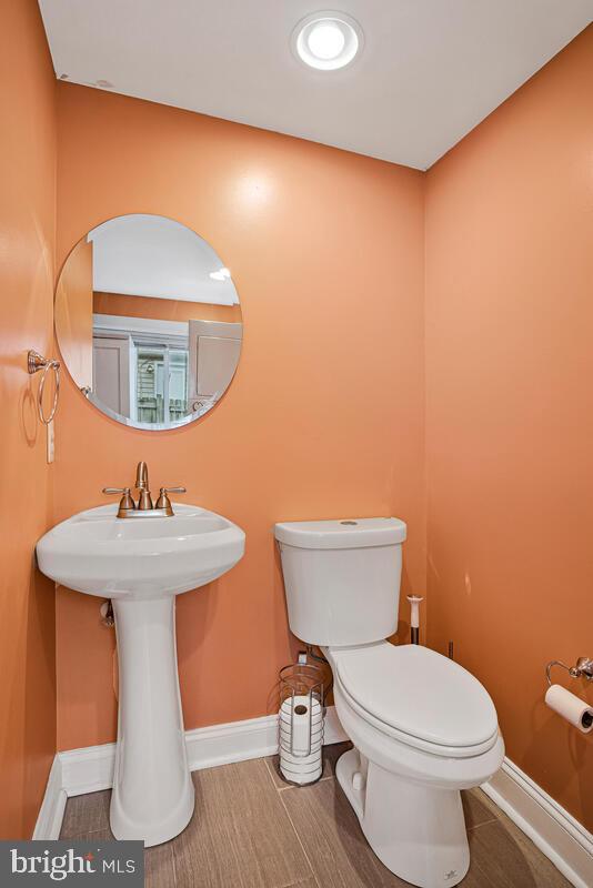 432 E CLEMENT STREET