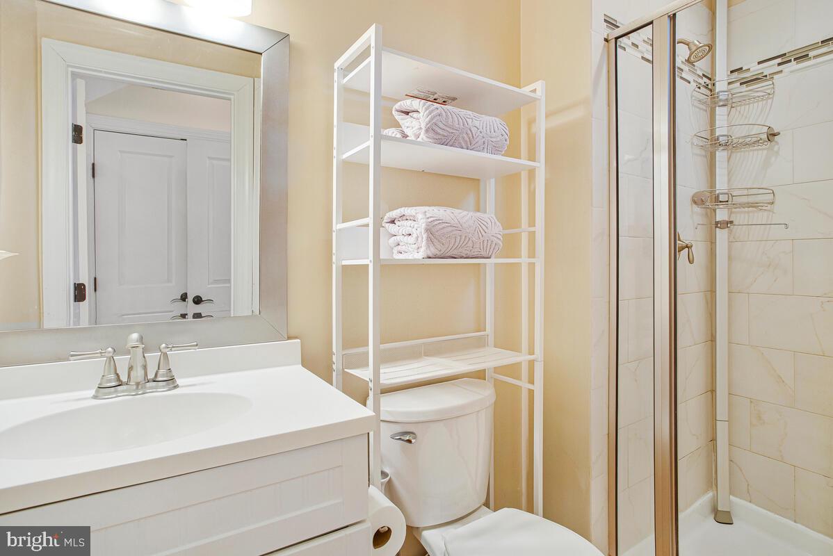 432 E CLEMENT STREET