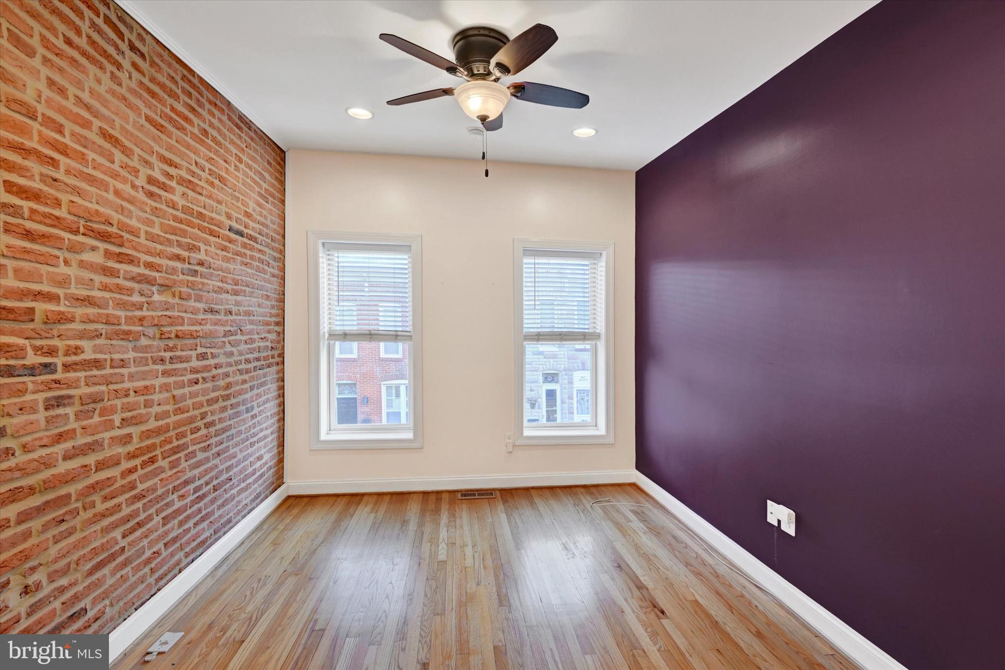 432 E CLEMENT STREET