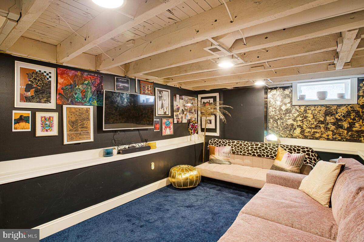 432 E CLEMENT STREET