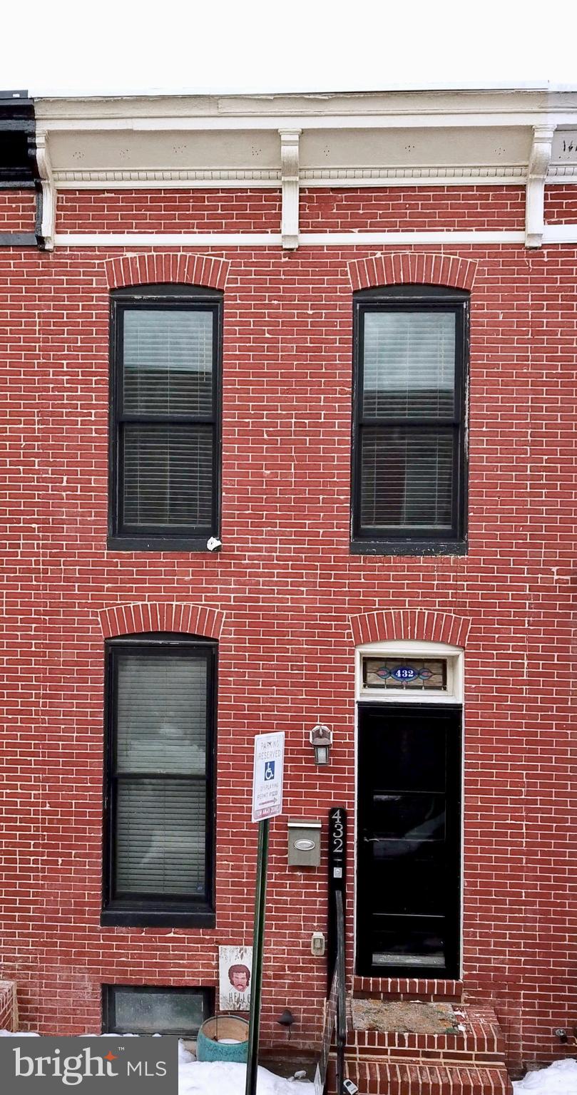 432 E CLEMENT STREET