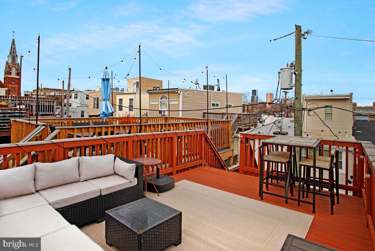 432 E CLEMENT STREET