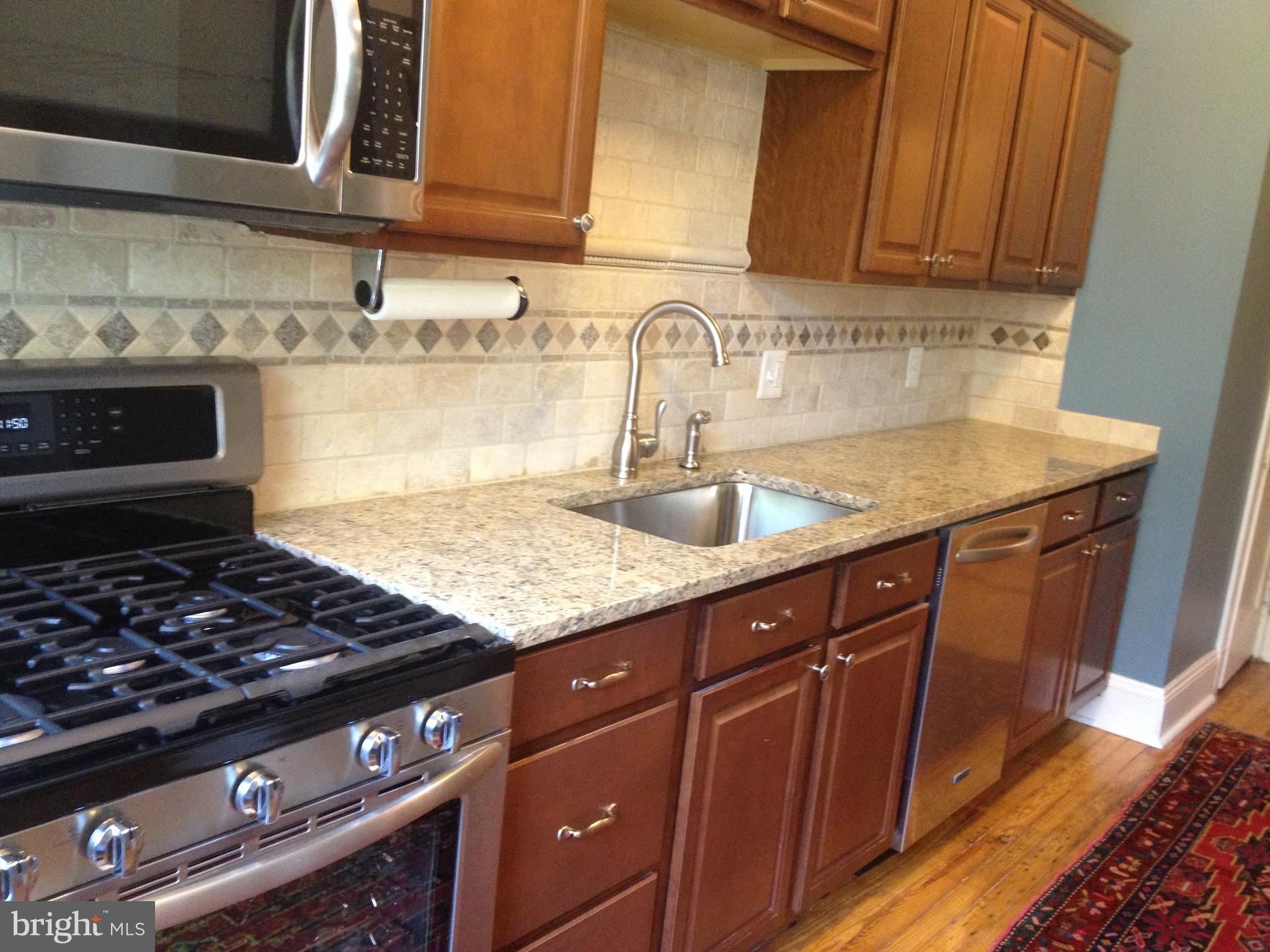 214 E UNIVERSITY PARKWAY