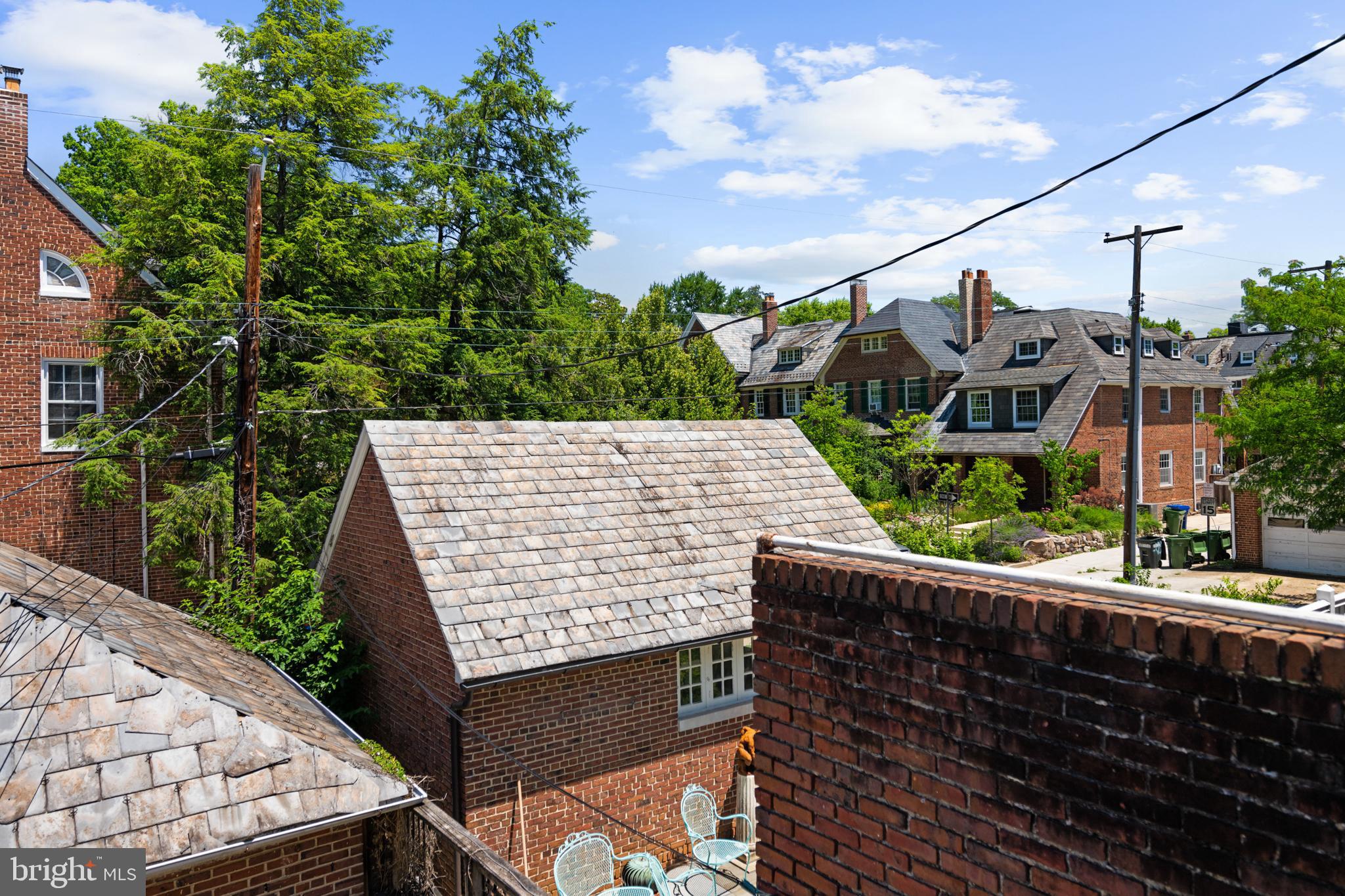 214 E UNIVERSITY PARKWAY