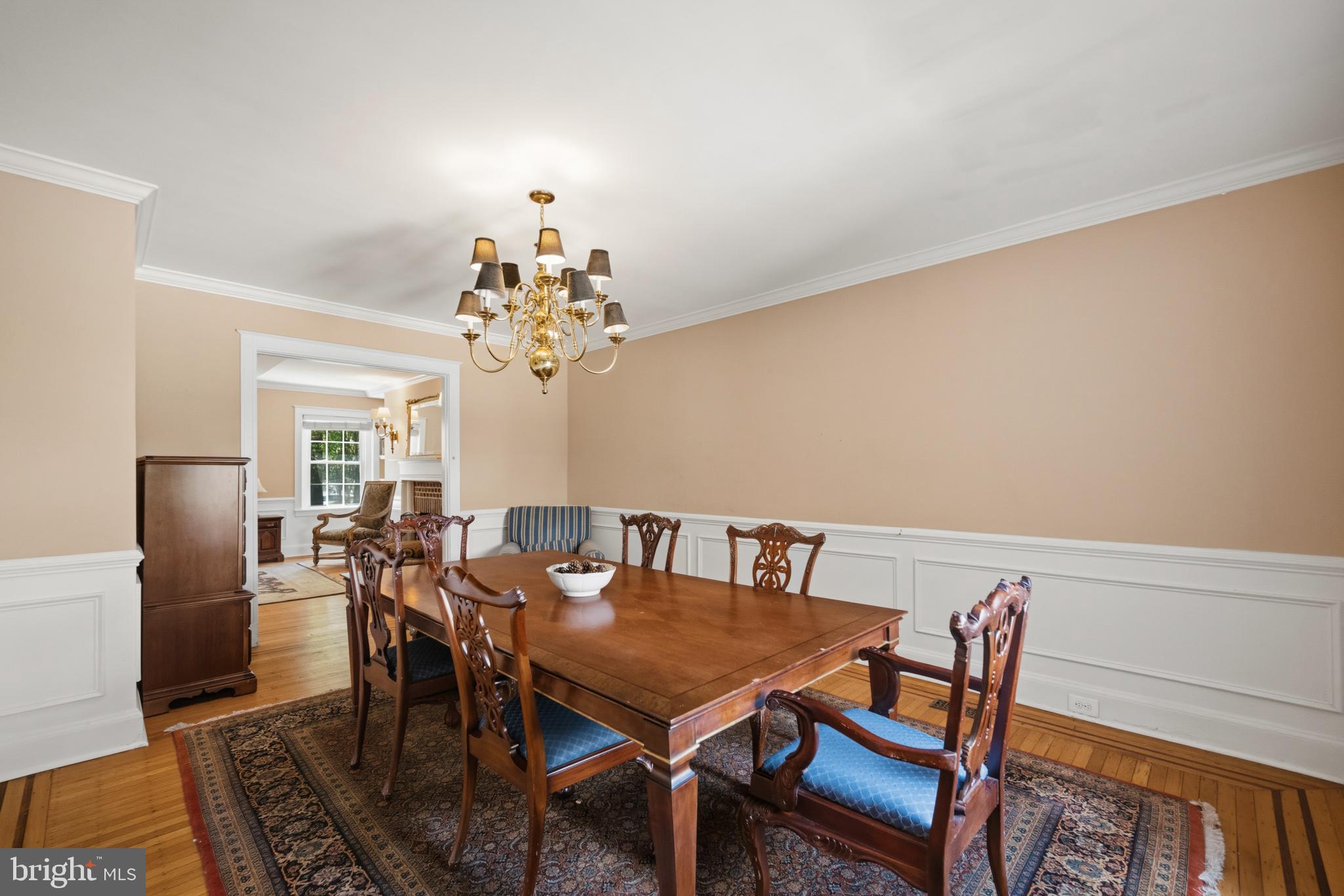 214 E UNIVERSITY PARKWAY