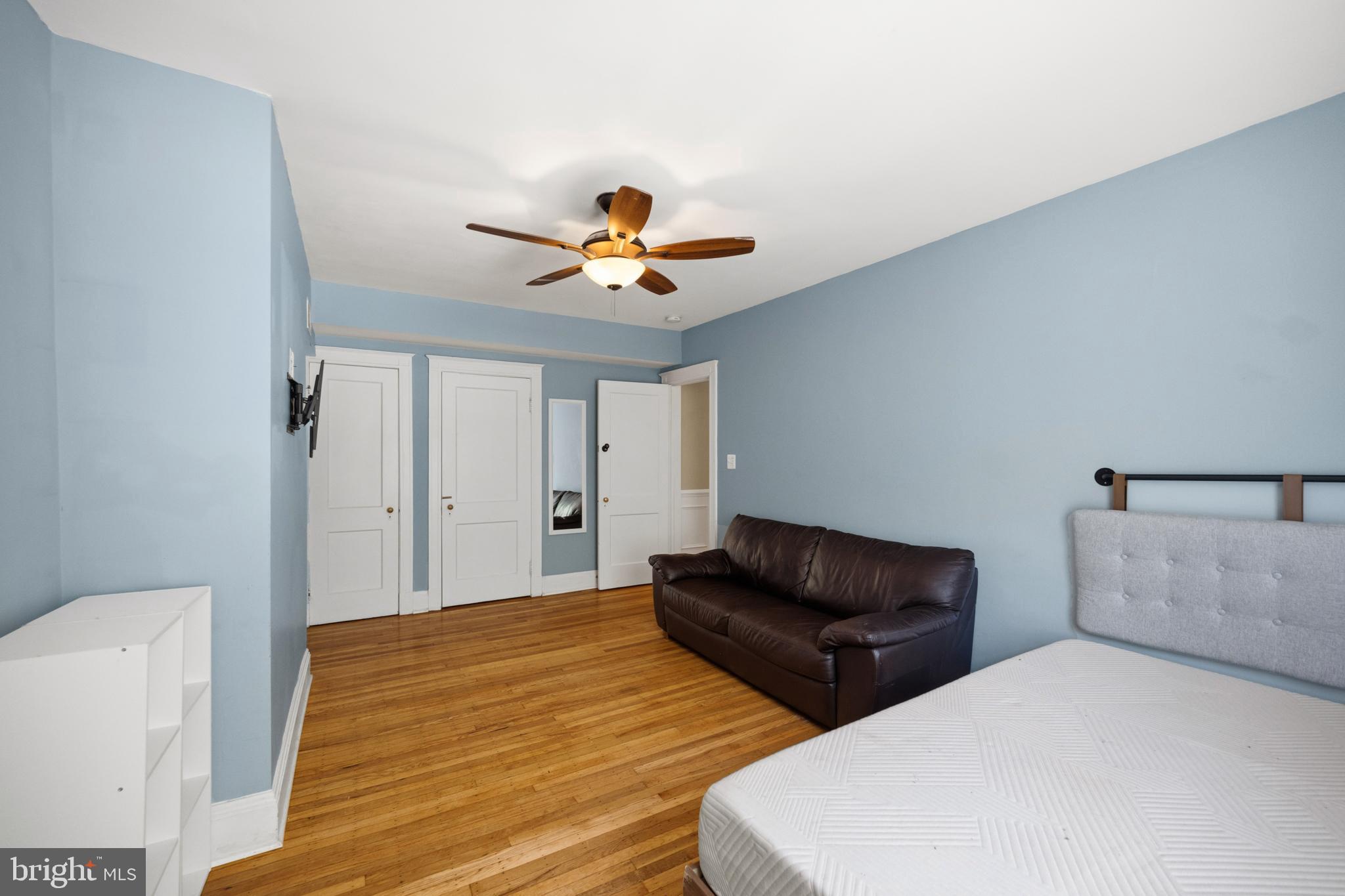 214 E UNIVERSITY PARKWAY