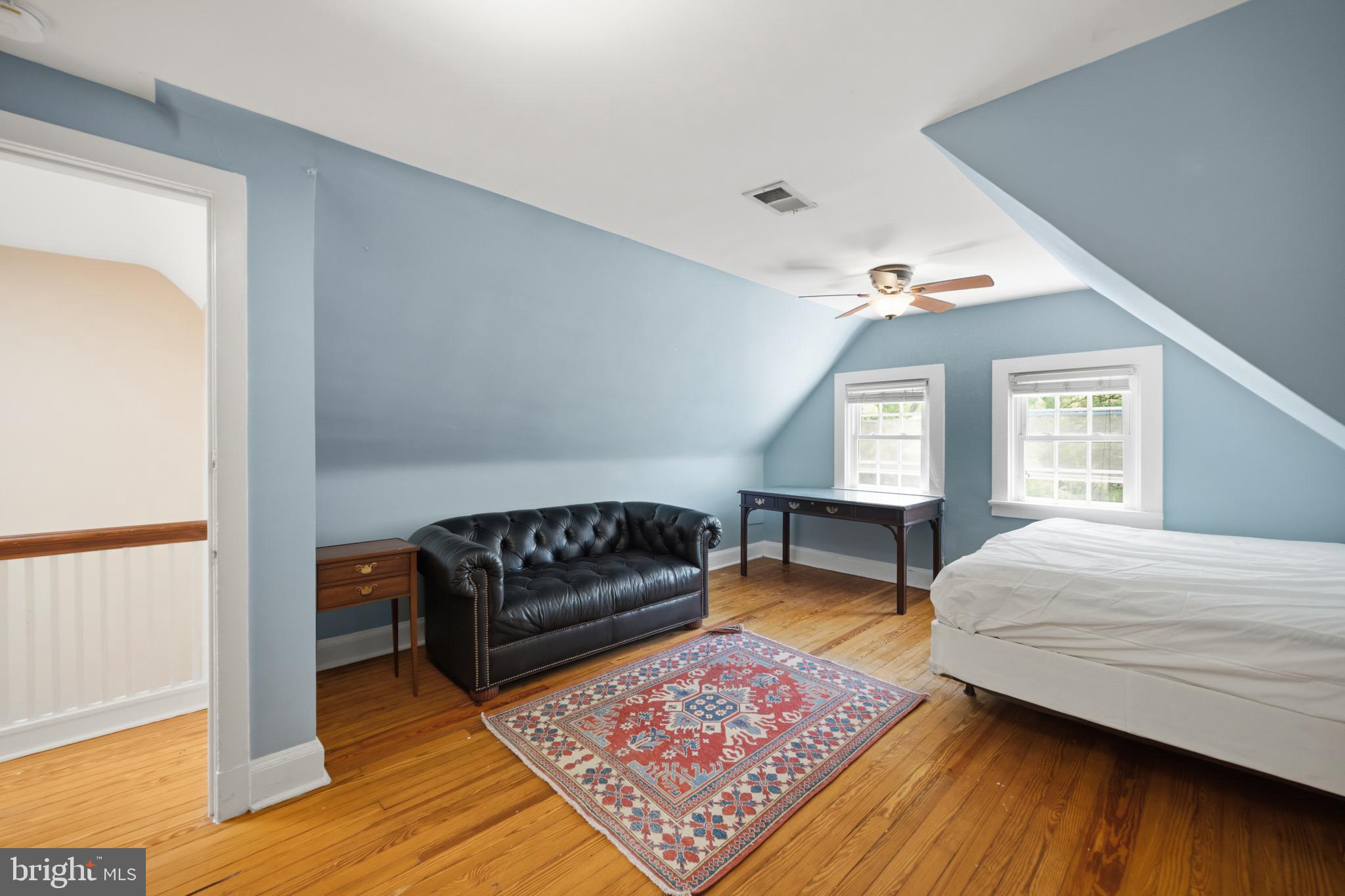 214 E UNIVERSITY PARKWAY