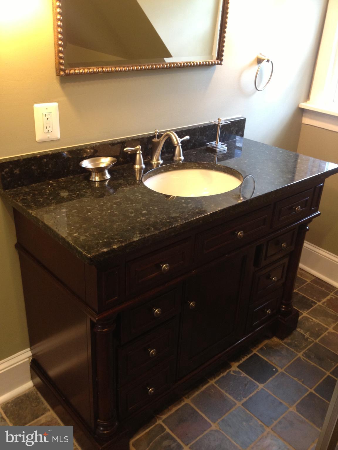 214 E UNIVERSITY PARKWAY