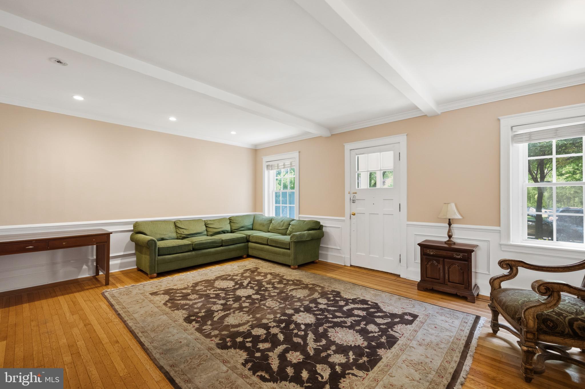 214 E UNIVERSITY PARKWAY