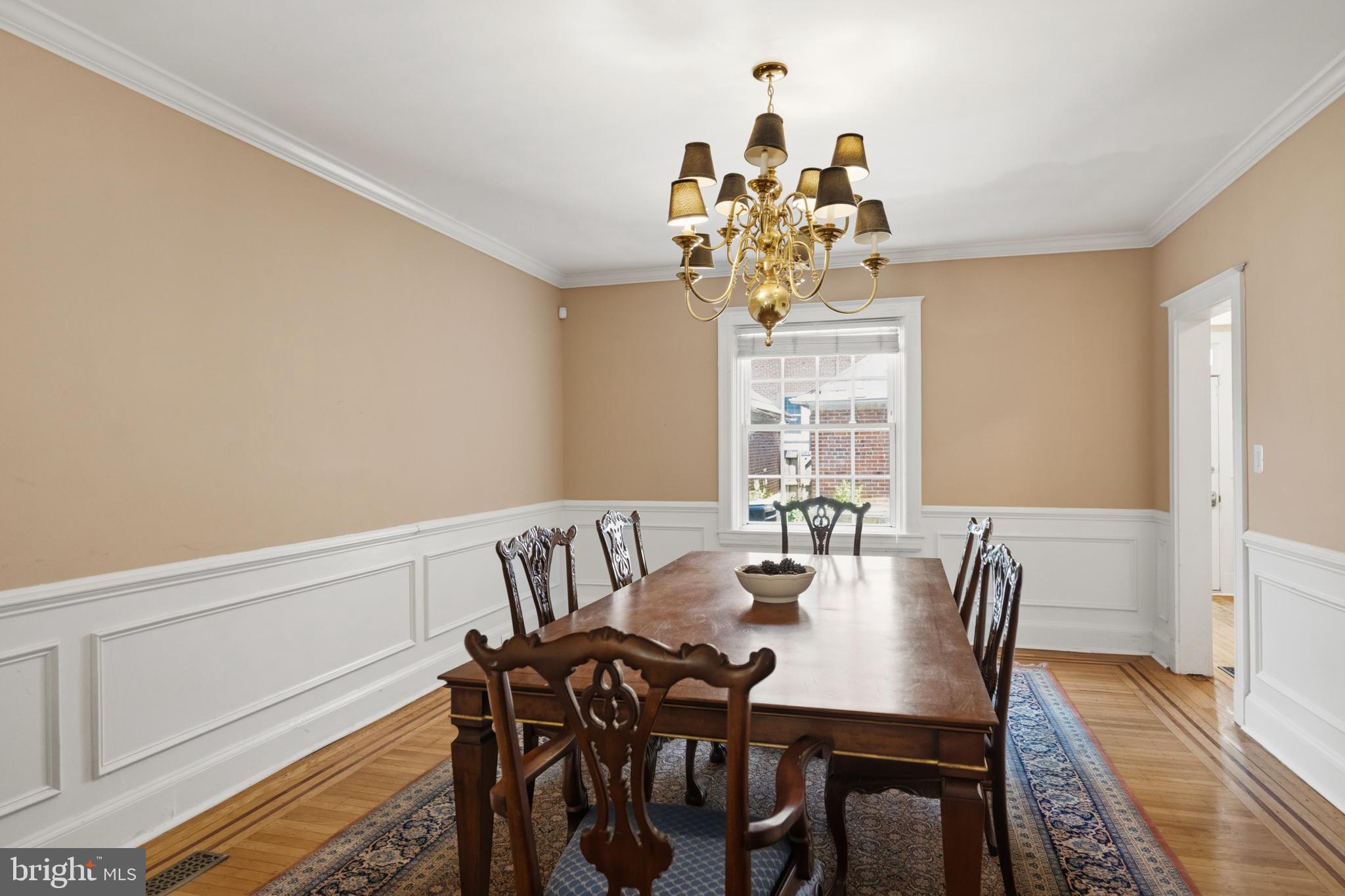 214 E UNIVERSITY PARKWAY