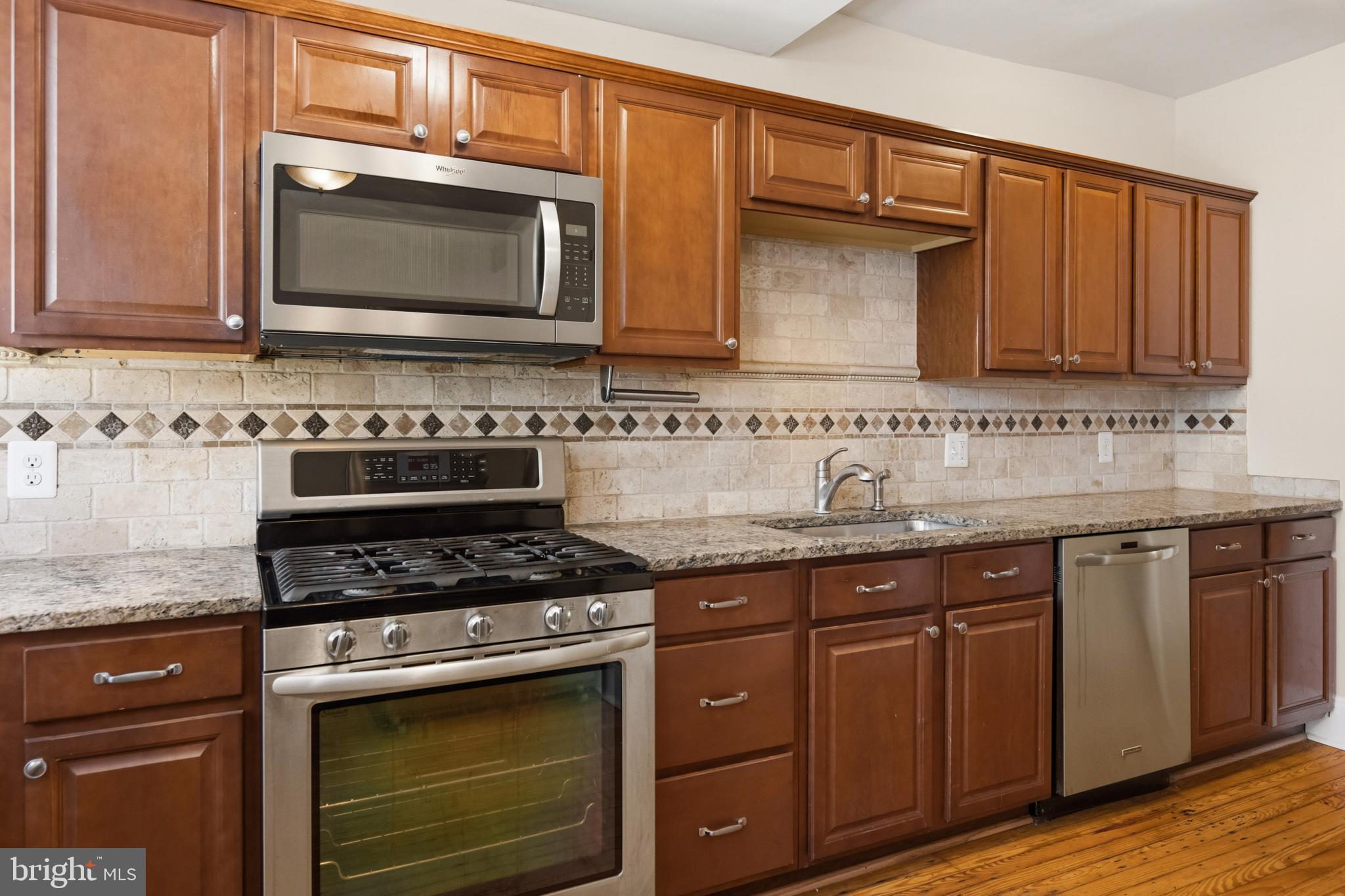 214 E UNIVERSITY PARKWAY