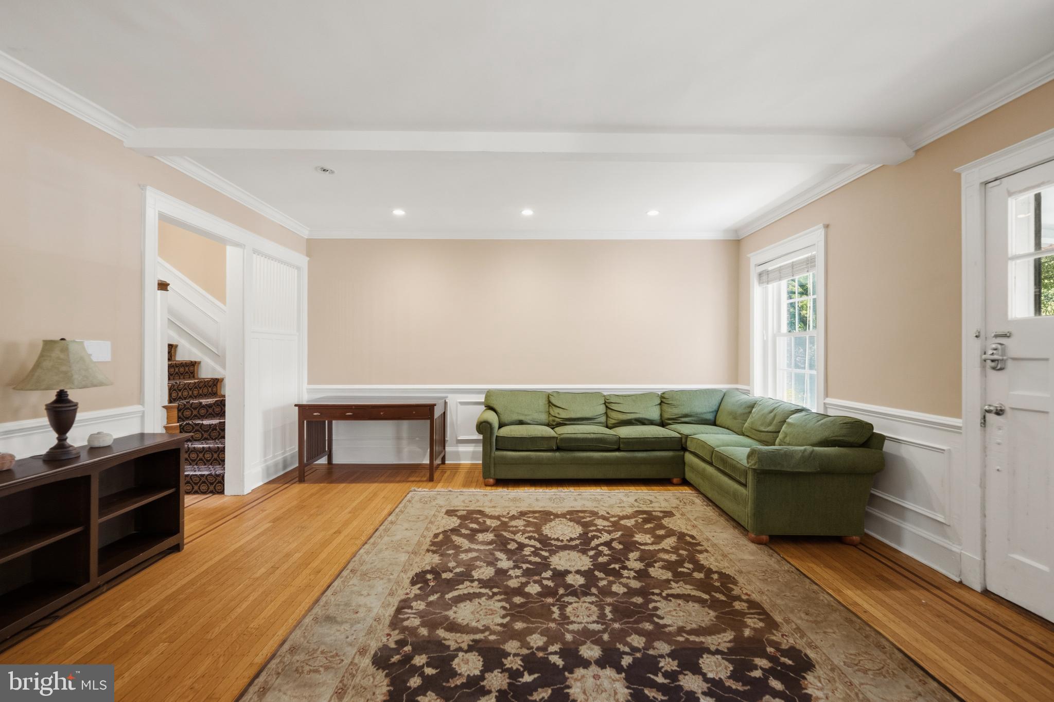214 E UNIVERSITY PARKWAY