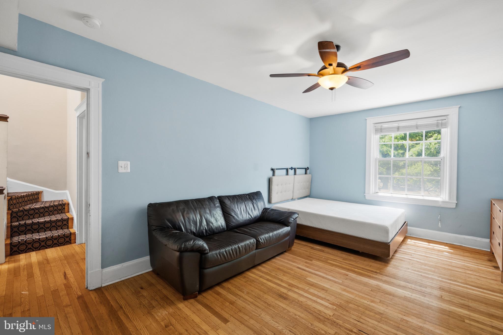 214 E UNIVERSITY PARKWAY