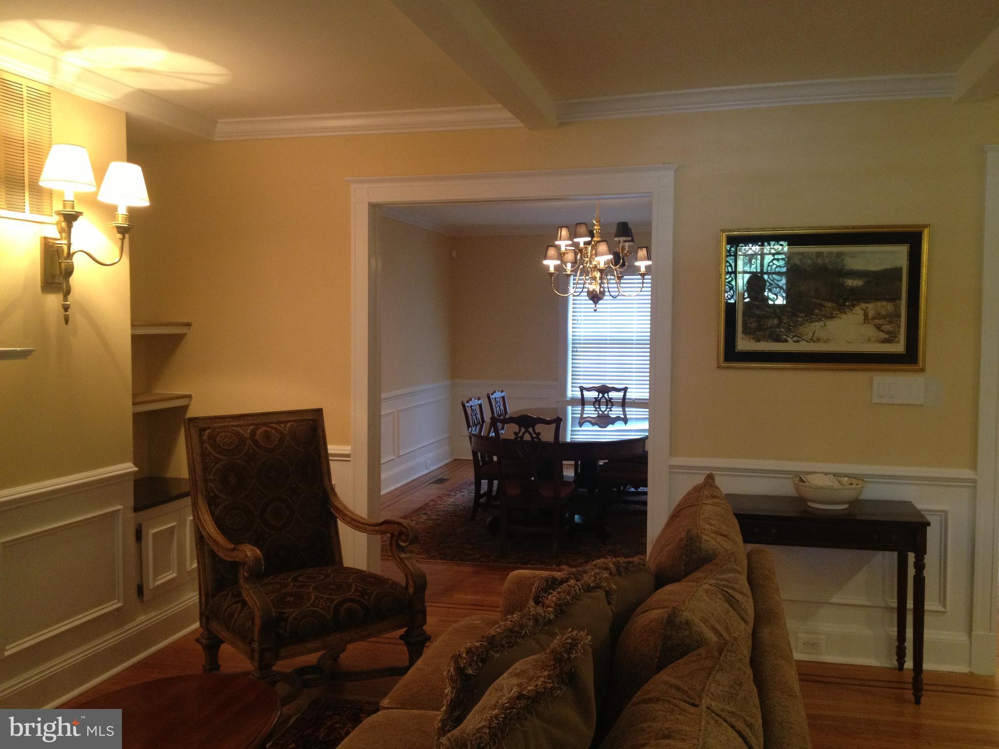 214 E UNIVERSITY PARKWAY