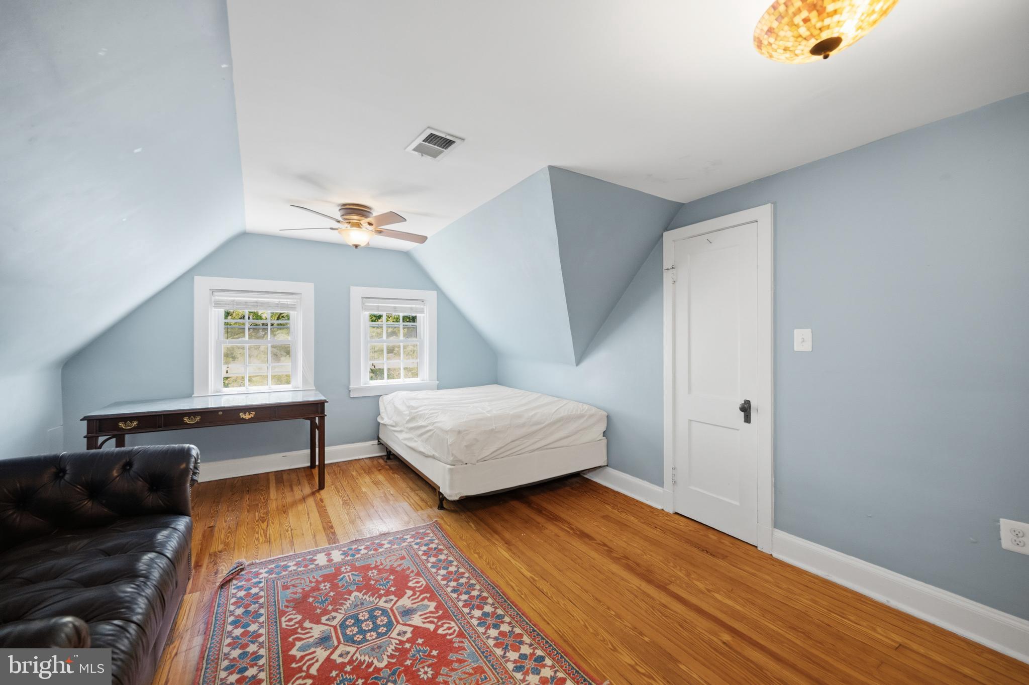 214 E UNIVERSITY PARKWAY