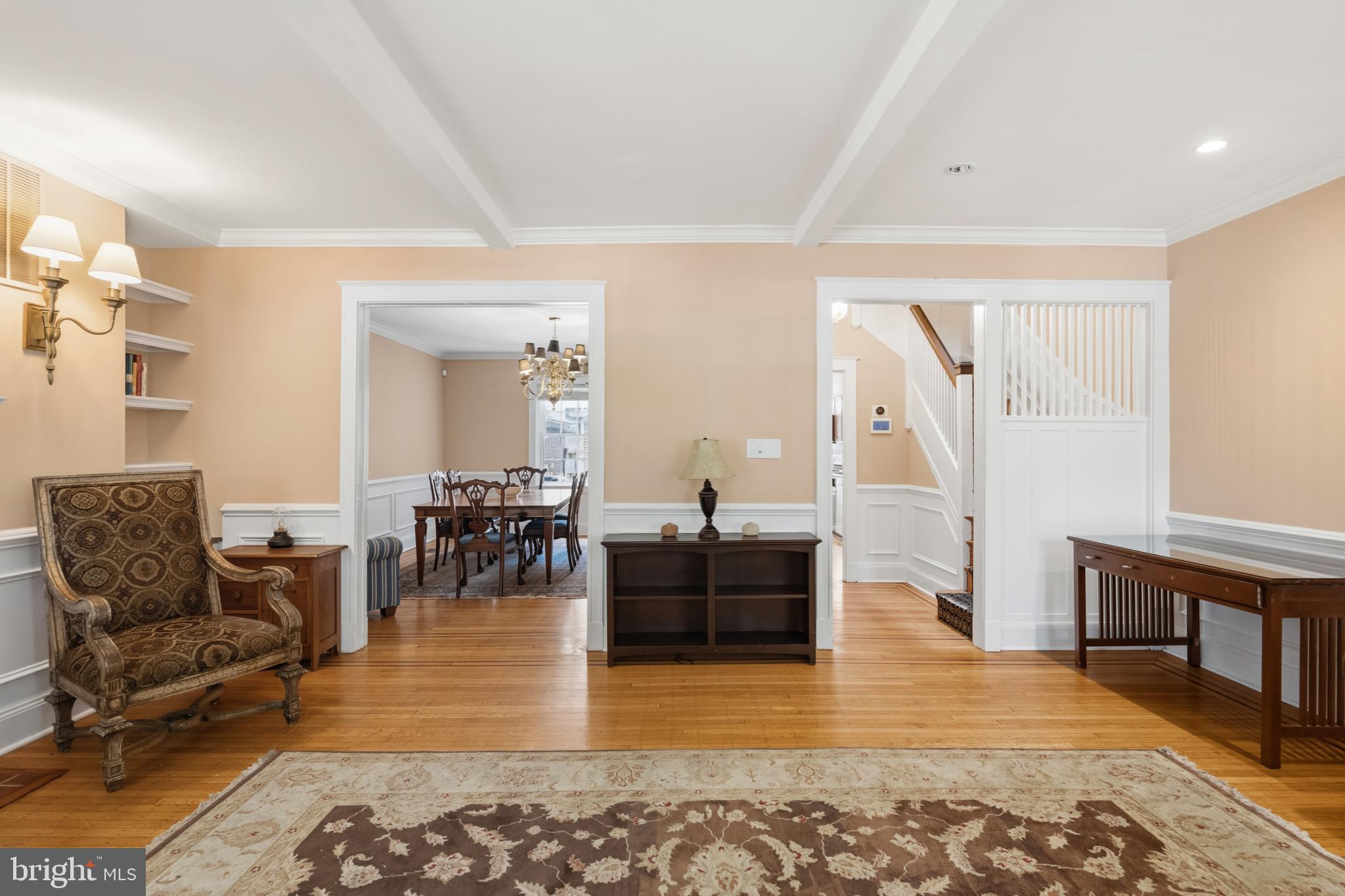 214 E UNIVERSITY PARKWAY