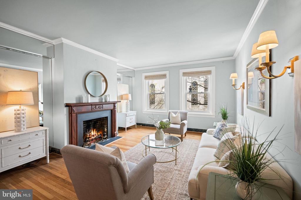 3405 GREENWAY 206