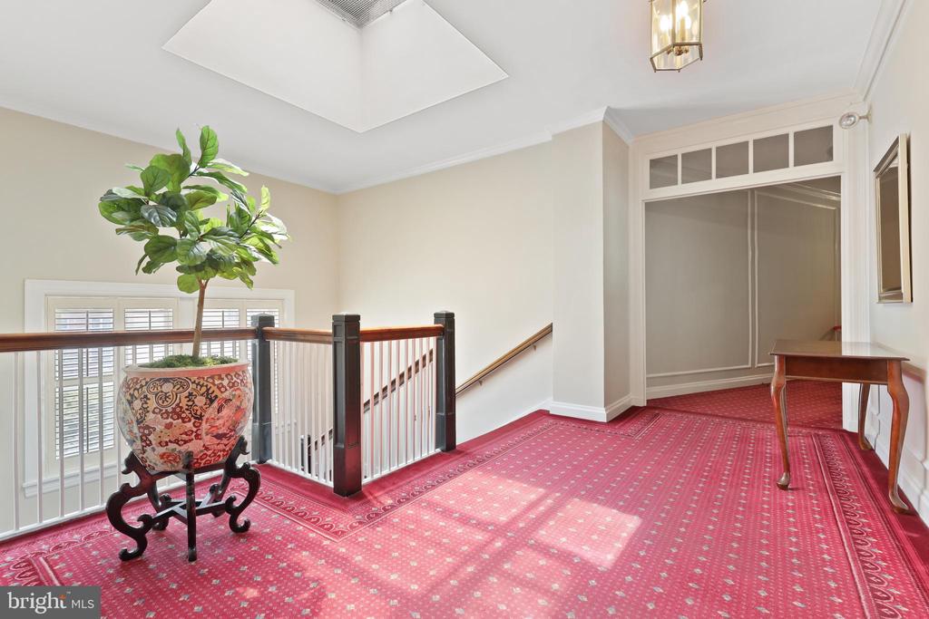 3405 GREENWAY 206
