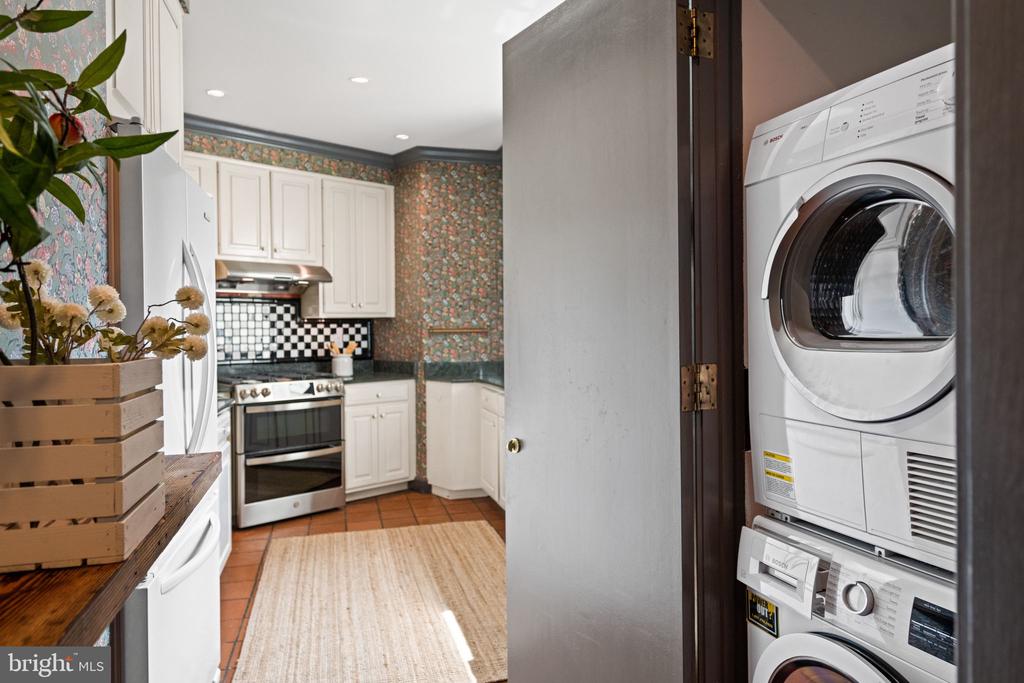 3405 GREENWAY 206