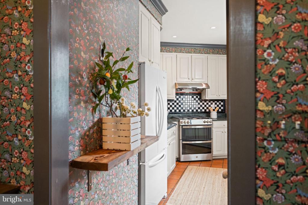 3405 GREENWAY 206