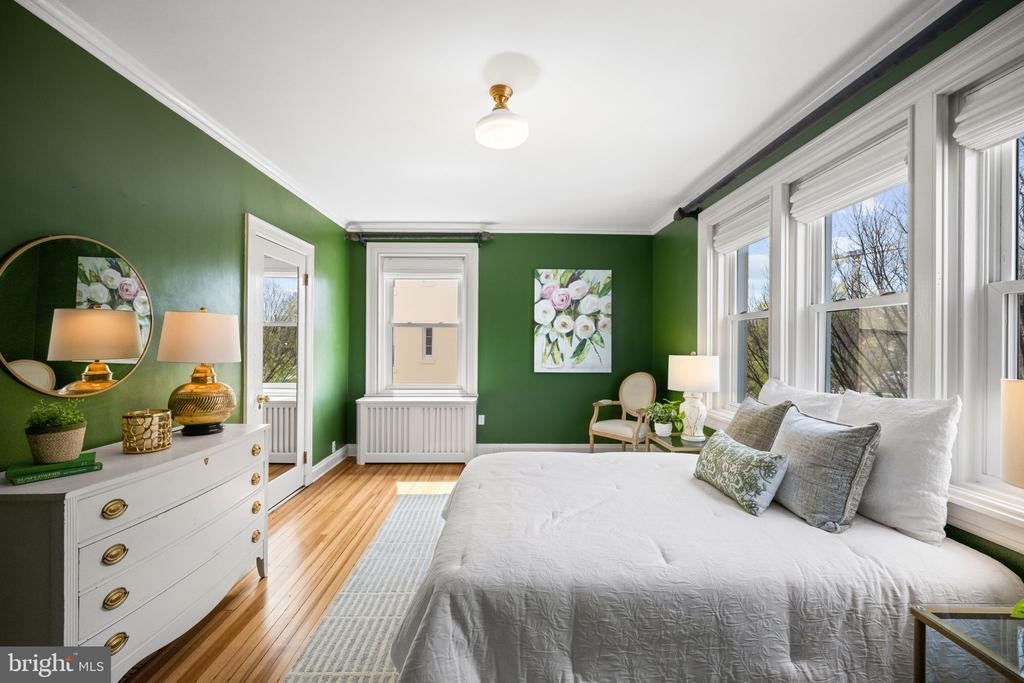 3405 GREENWAY 206
