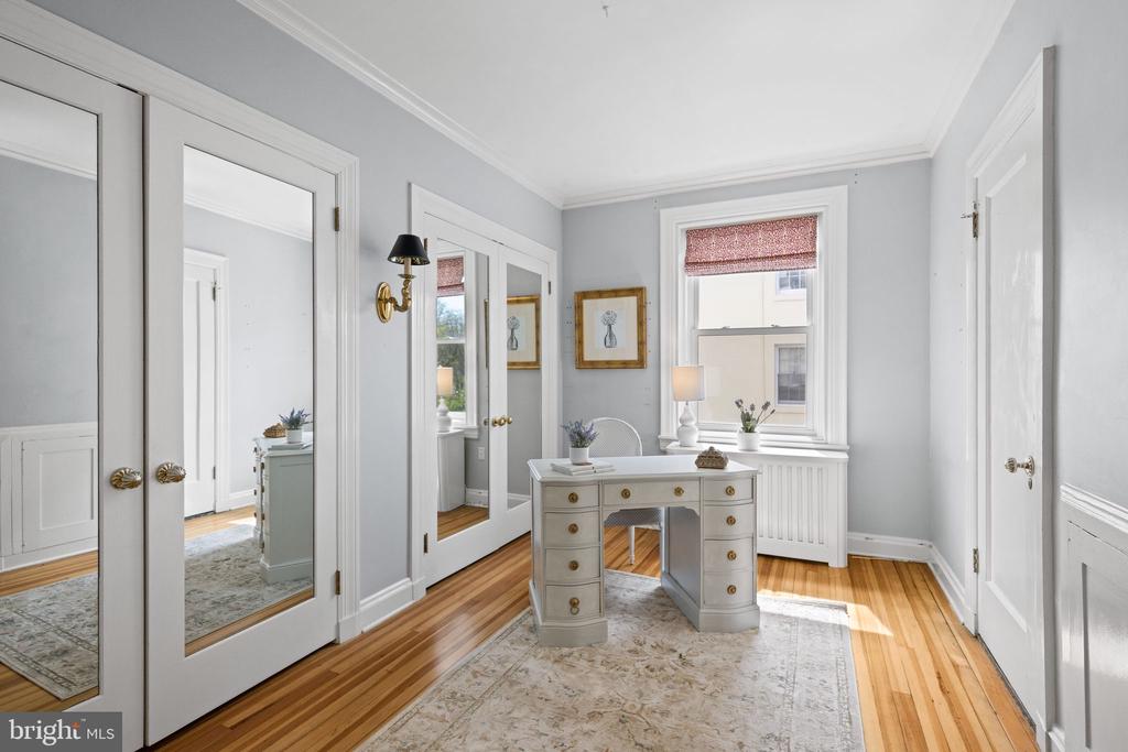 3405 GREENWAY 206