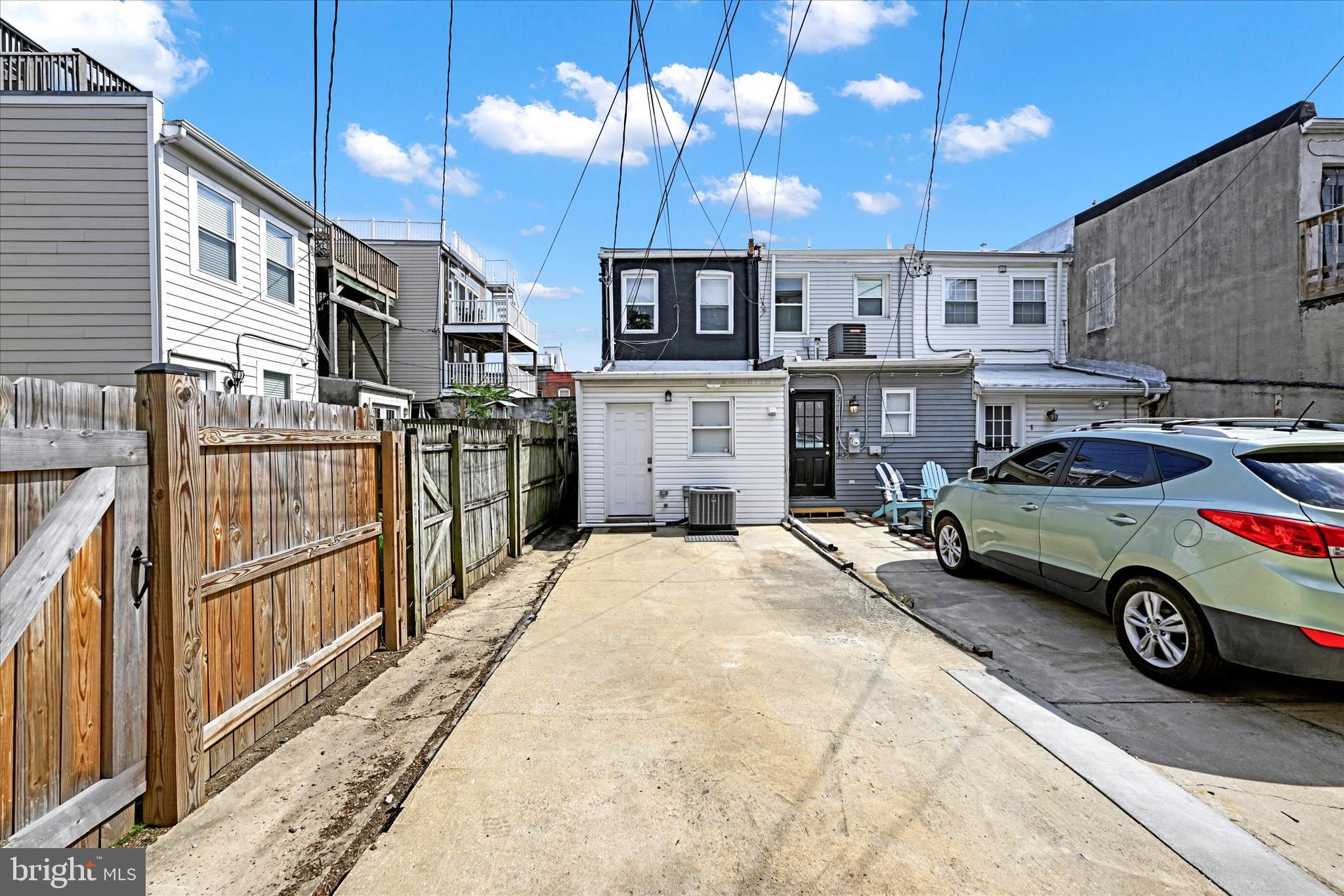 2 W BARNEY STREET