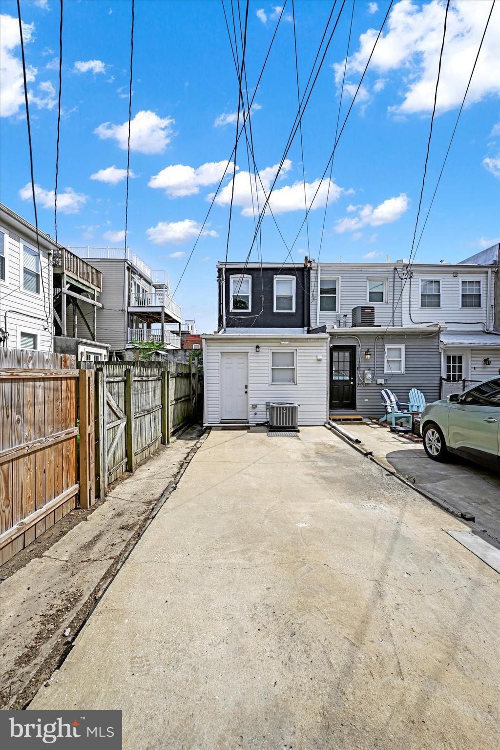 2 W BARNEY STREET