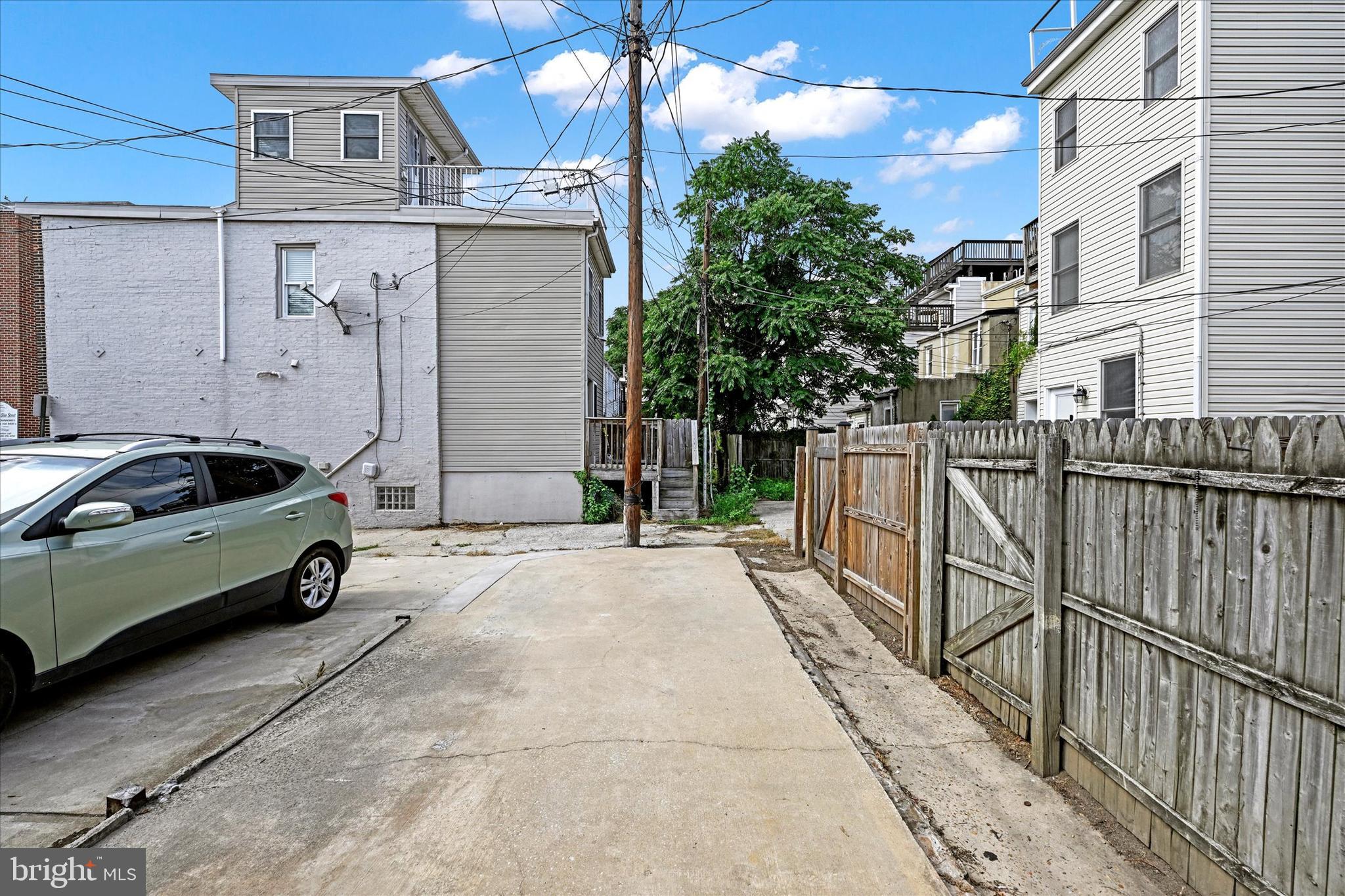 2 W BARNEY STREET