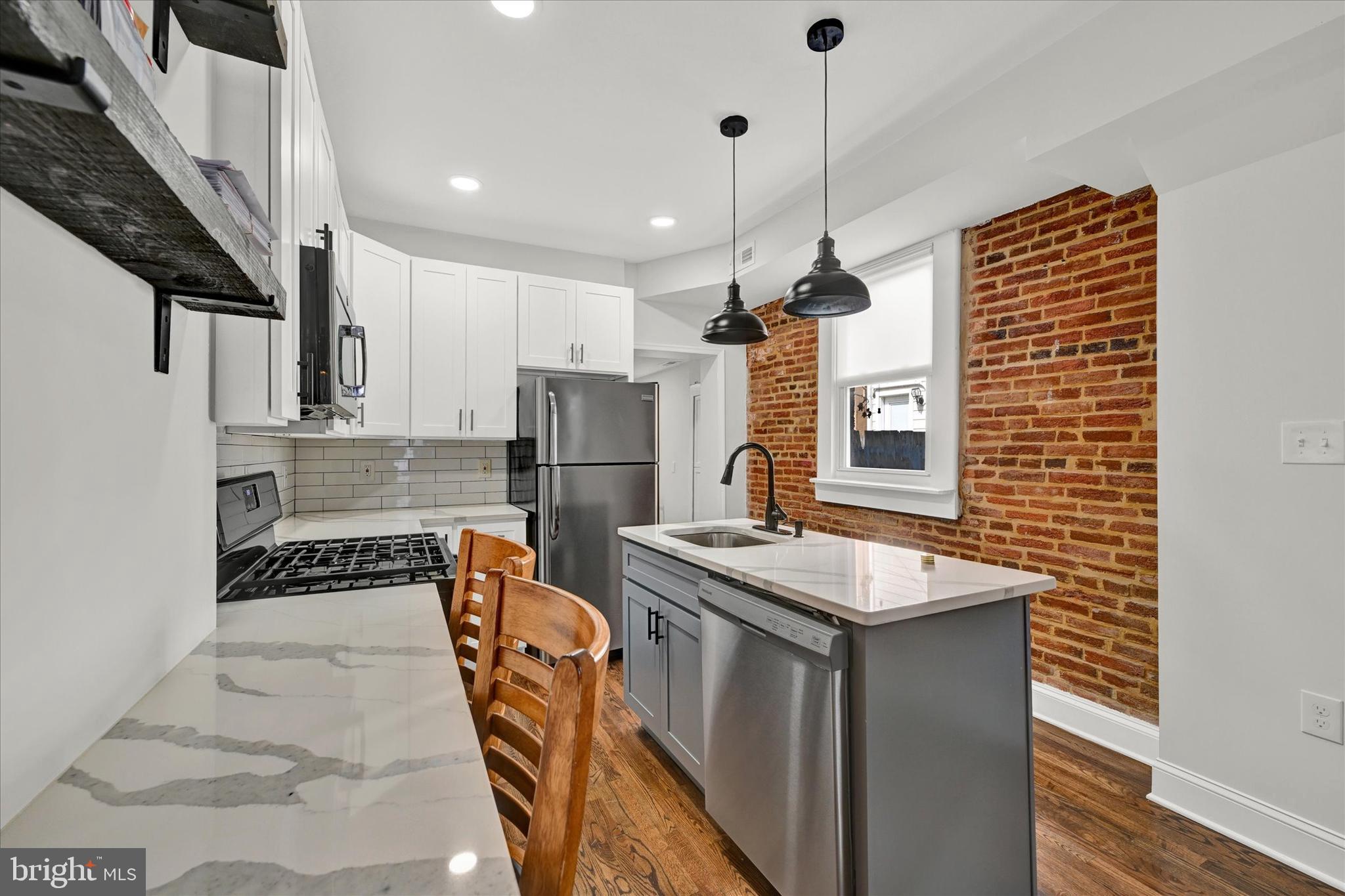 2 W BARNEY STREET