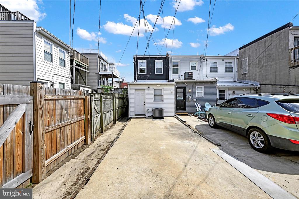 2 W BARNEY STREET