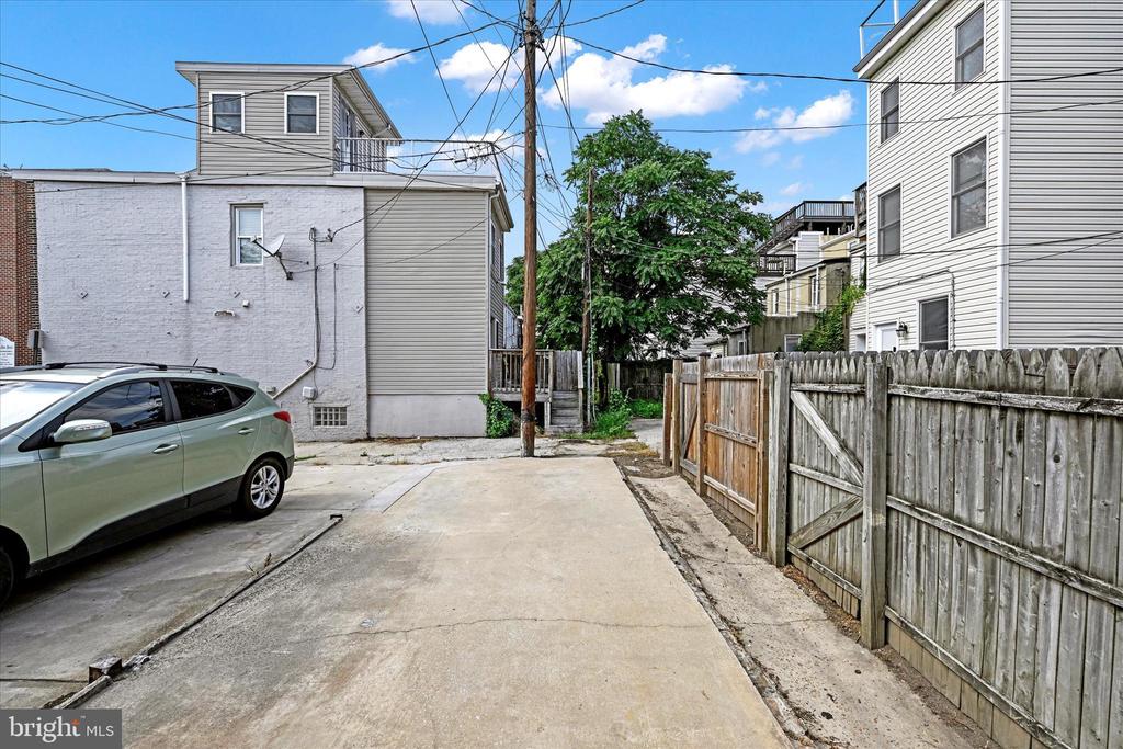 2 W BARNEY STREET