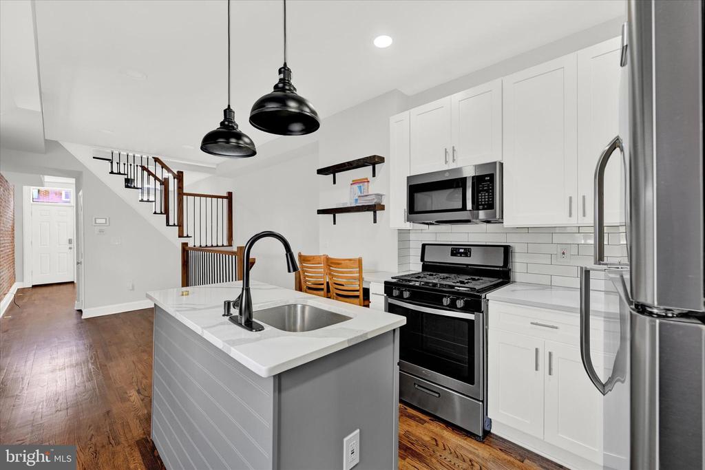 2 W BARNEY STREET